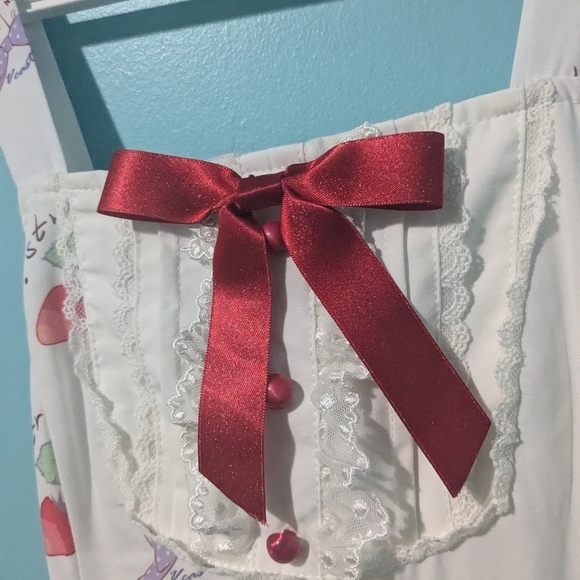 Lolita jumper with a cat and strawberry design - Picture 3 of 5